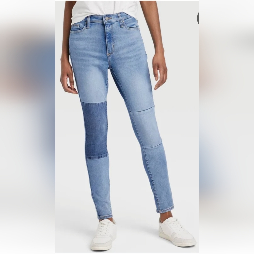 NWT womens Skinny Jeans-Size 6/28